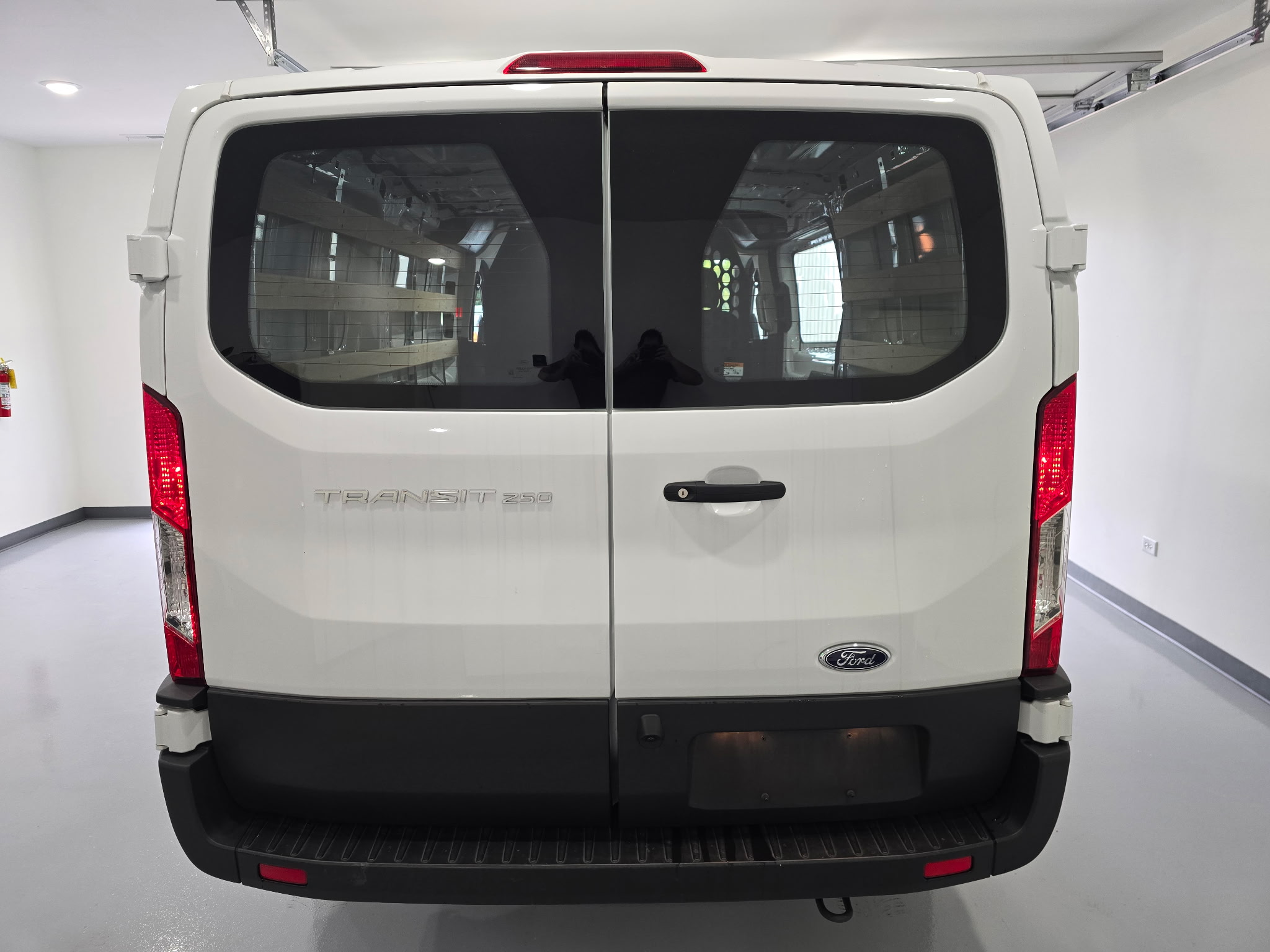 Used 2025 Ford Transit 250 Low Roof RWD image 5