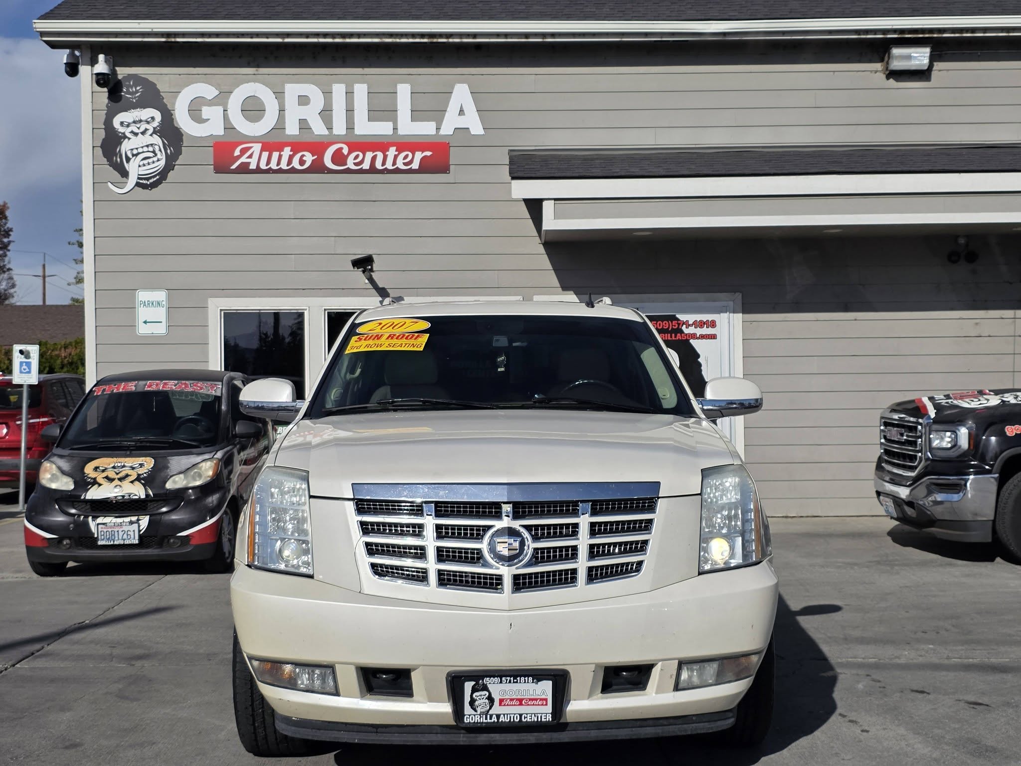 Used 2007 Cadillac Escalade AWD image 2