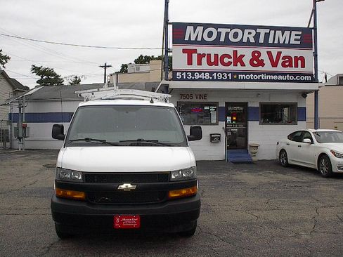 Used 2021 Chevrolet Express 3500 UNAVAIL RWD image 2