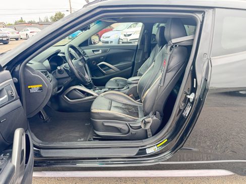 Used 2015 Hyundai Veloster Turbo FWD image 16