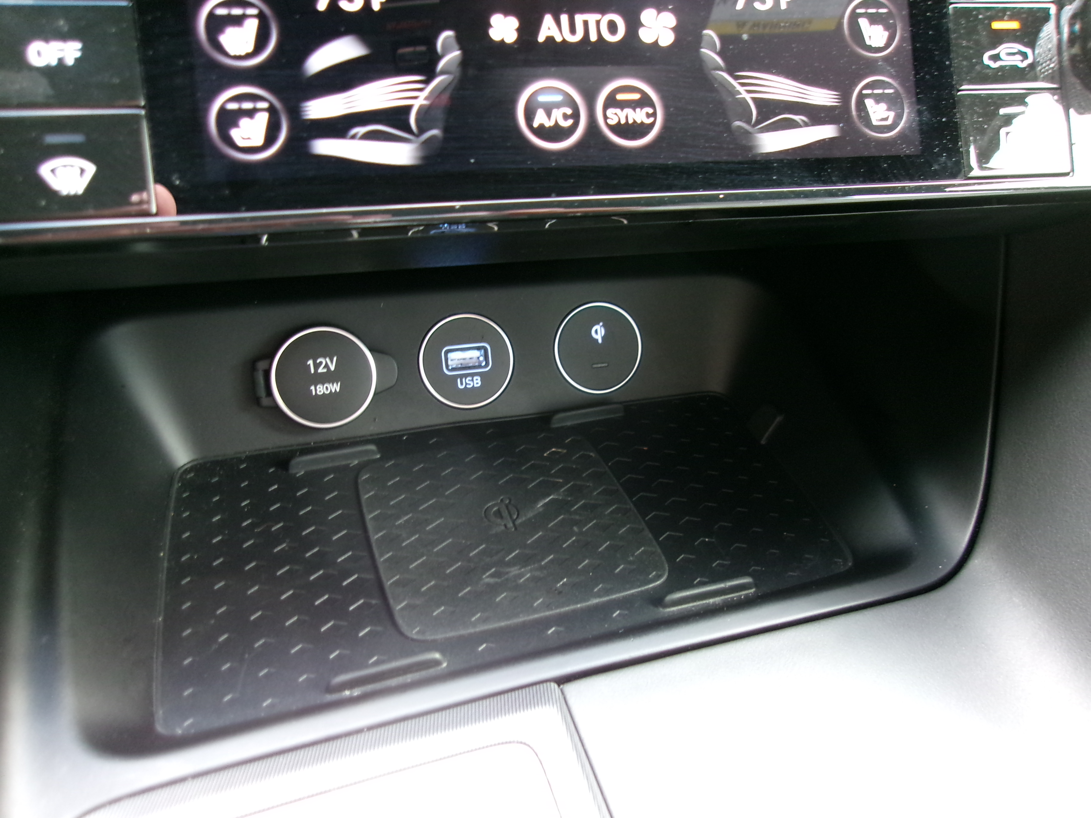 Used 2024 Genesis G70 2.5T Prestige RWD image 5