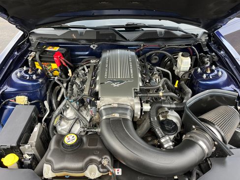 Used 2010 Ford Mustang GT image 19