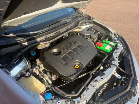 Used 2017 Toyota Corolla iM image 9