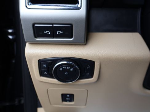 Used 2015 Ford F150 Lariat image 20