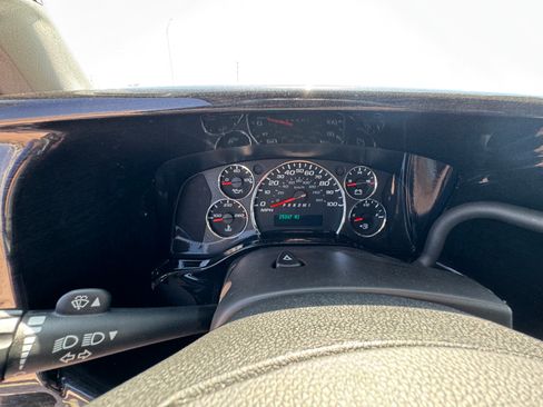 Used 2023 Chevrolet Express 2500 LT image 20
