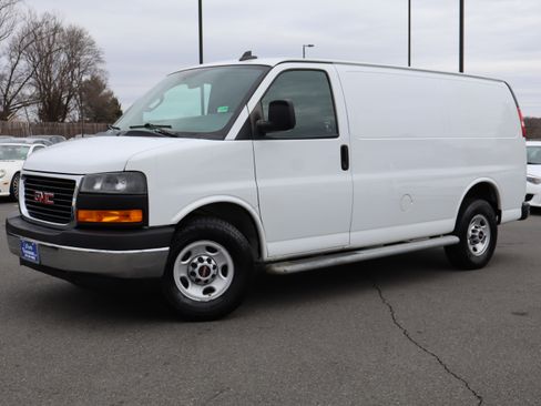 Used 2019 GMC Savana 2500 image 2