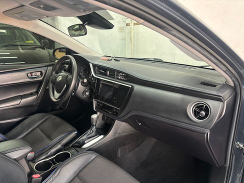 Used 2018 Toyota Corolla SE image 17