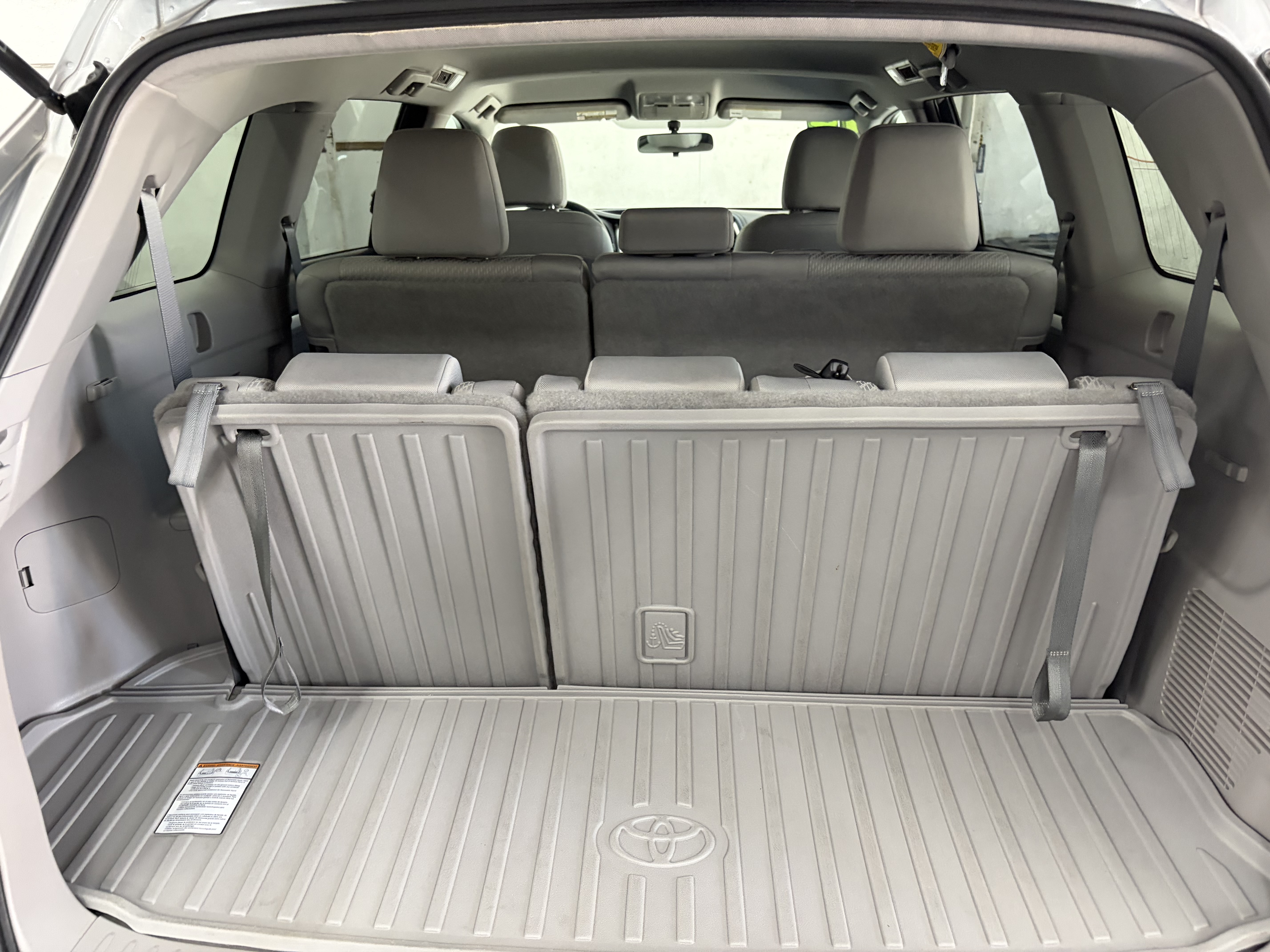 Used 2014 Toyota Highlander FWD LE V6 image 18