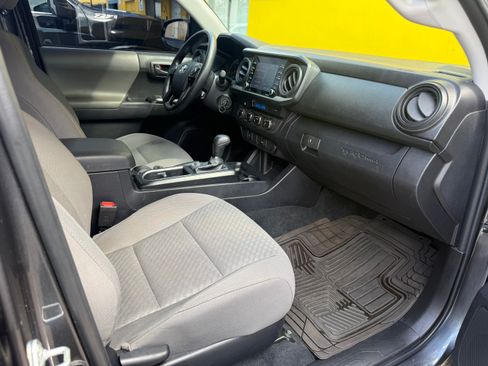 Used 2023 Toyota Tacoma image 3