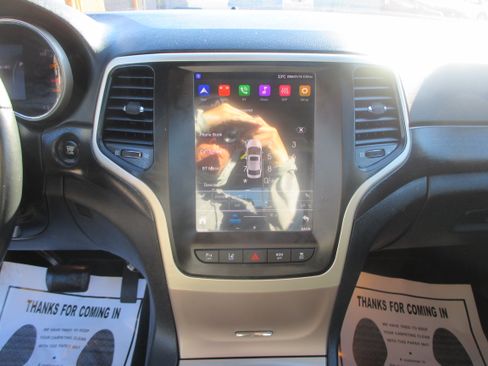 Used 2015 Jeep Grand Cherokee Laredo E image 5