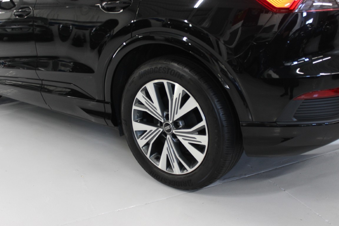 Used 2023 Audi Q4 e-tron Premium RWD image 16