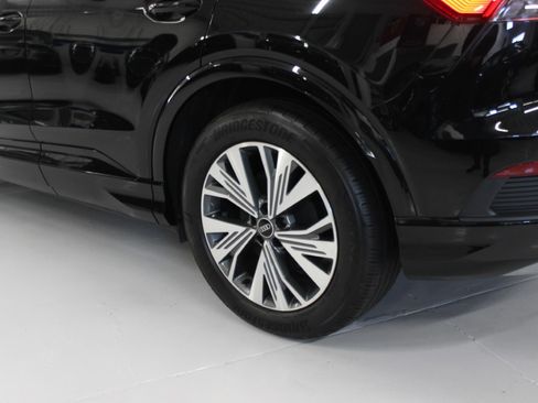 Used 2023 Audi Q4 e-tron Premium RWD image 16