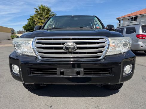 Used 2013 Toyota Land Cruiser image 6