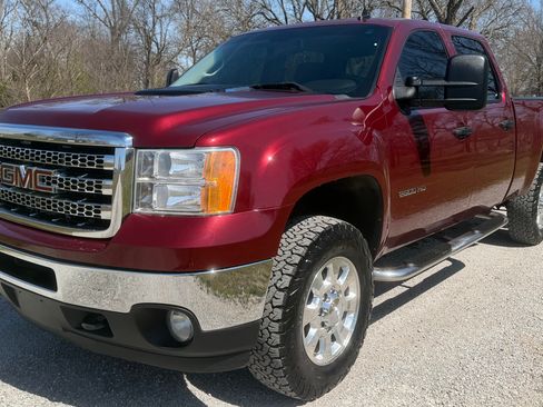 Used 2014 GMC Sierra 2500 SLE image 1