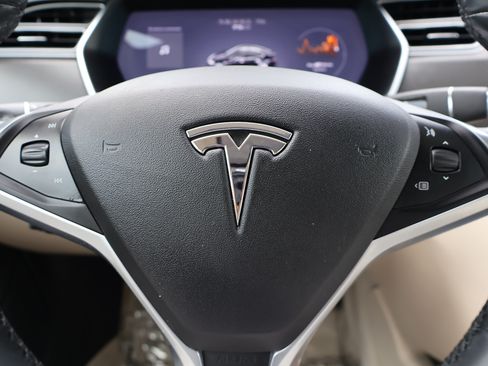 Used 2017 Tesla Model S 75D image 19