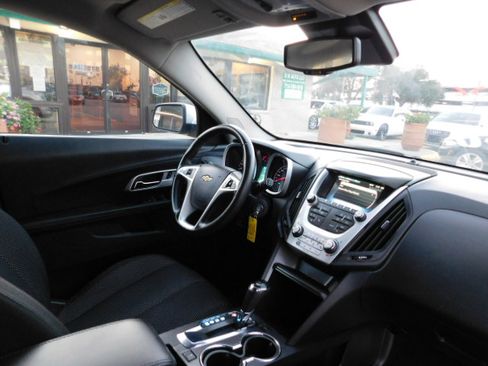Used 2016 Chevrolet Equinox LT image 25