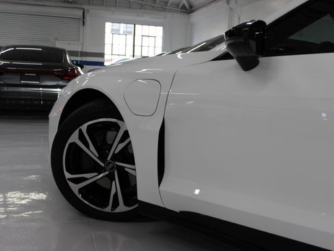 Used 2023 Audi e-tron GT Premium Plus image 17