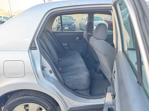 Used 2011 Nissan Versa image 20