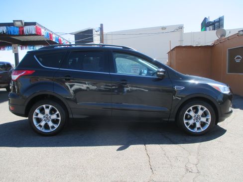 Used 2013 Ford Escape SEL image 2