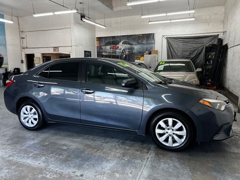 Used 2015 Toyota Corolla FWD image 2
