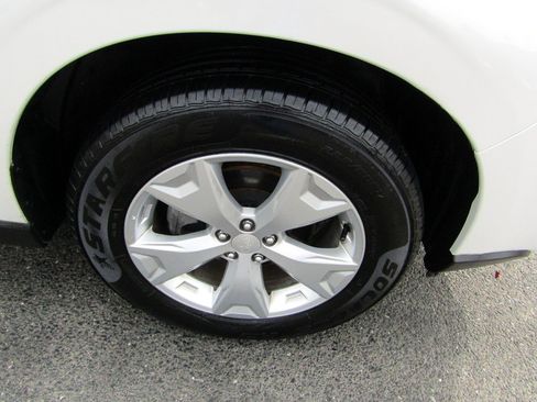 Used 2015 Subaru Forester 2.5i Premium AWD/4WD image 9