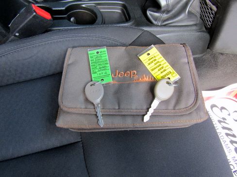 Used 2018 Jeep Wrangler Unlimited Sport image 29