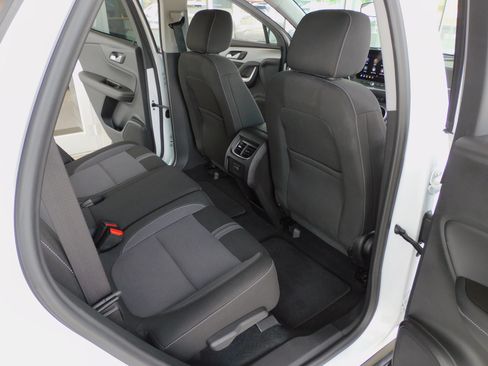 Used 2025 Chevrolet Blazer FWD LT w/ 2LT image 18