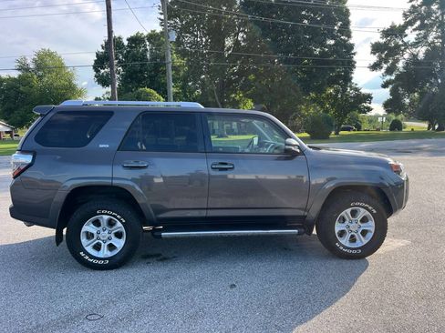 Used 2018 Toyota 4Runner 4WD SR5 Premium 4.0L 6-Cyl SUV image 6