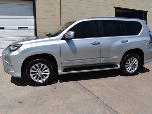Used 2016 Lexus GX 460 GX 460 Premium Sport Utility 4 AWD/4WD image 11
