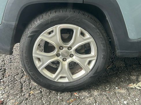 Used 2017 Jeep Renegade FWD Limited image 28