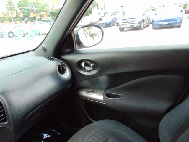 Used 2013 Nissan Juke S FWD image 18