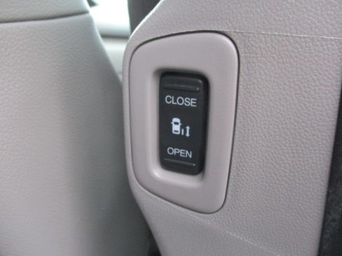 Used 2016 Honda Odyssey EX-L image 28