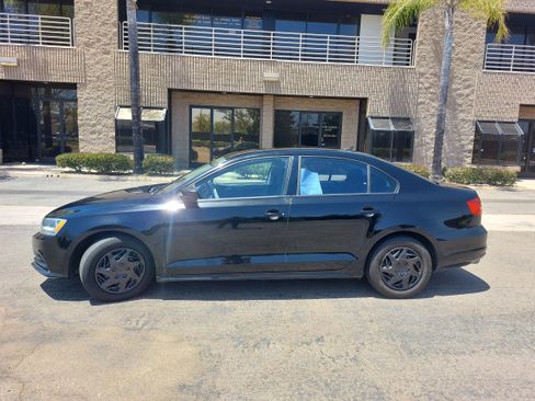 Used 2015 Volkswagen Jetta S image 8