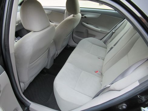 Used 2010 Toyota Corolla LE Sedan FWD image 17