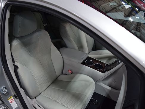 Used 2012 Toyota Venza LE AWD image 23