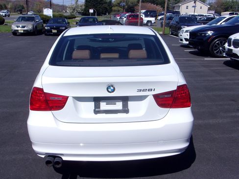 Used 2011 BMW 328i xDrive image 10