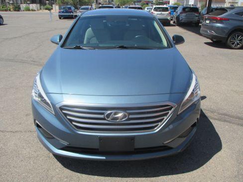 Used 2017 Hyundai Sonata SE Sedan 4D FWD image 13