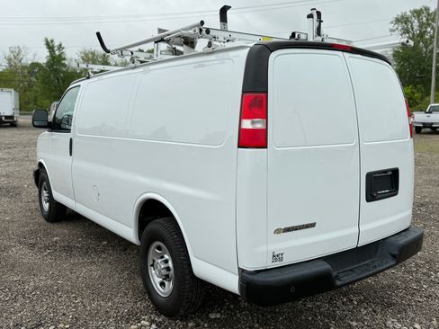 Used 2021 Chevrolet Express 3500 image 7