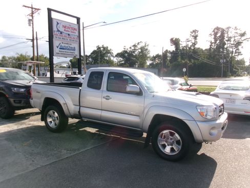 Used 2008 Toyota Tacoma TRD Sport image 4