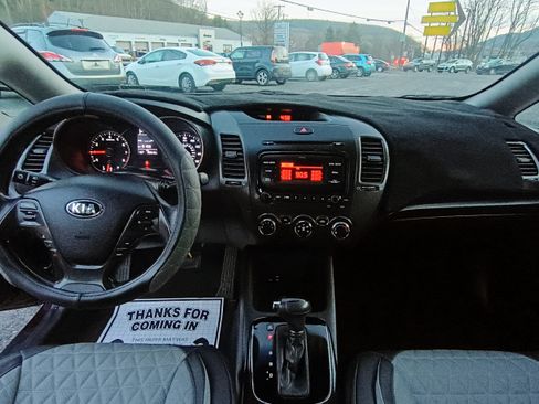 Used 2017 Kia Forte LX image 18