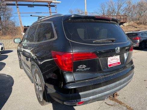 Used 2017 Honda Pilot Touring image 7