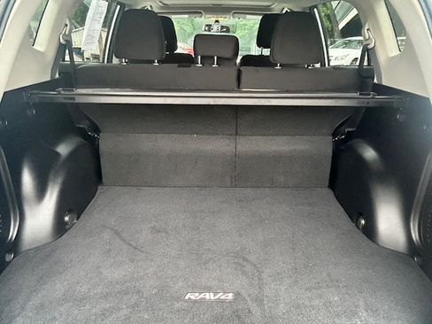 Used 2013 Toyota RAV4 FWD XLE image 27
