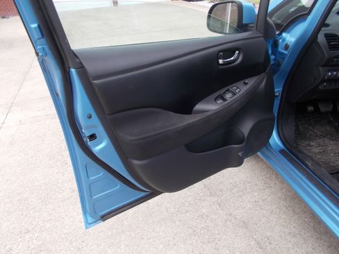 Used 2014 Nissan Leaf image 6