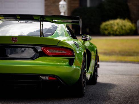 Used 2017 Dodge Viper GTC image 24