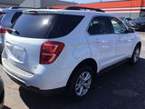 Used 2017 Chevrolet Equinox LT image 2