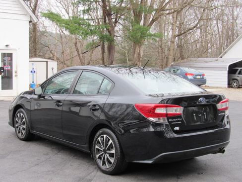 Used 2022 Subaru Impreza 2.0i Premium image 11