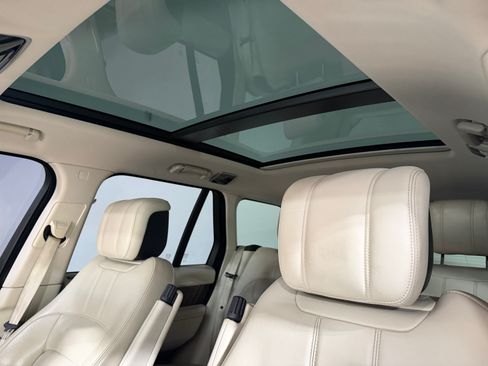 Used 2019 Land Rover Range Rover HSE image 23