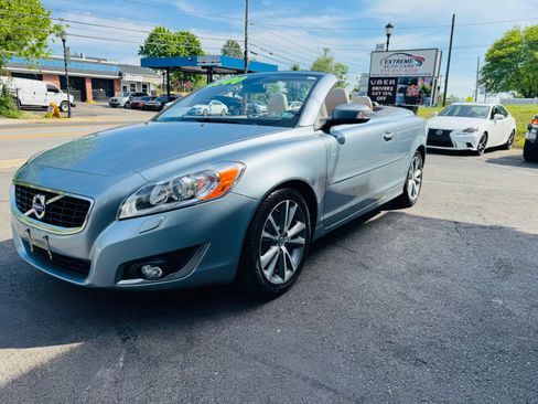 Used 2013 Volvo C70 T5 FWD image 1