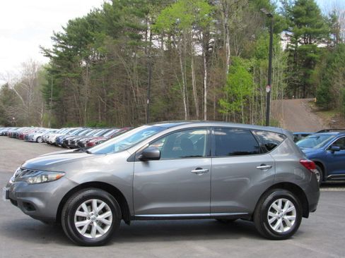Used 2014 Nissan Murano AWD S image 2