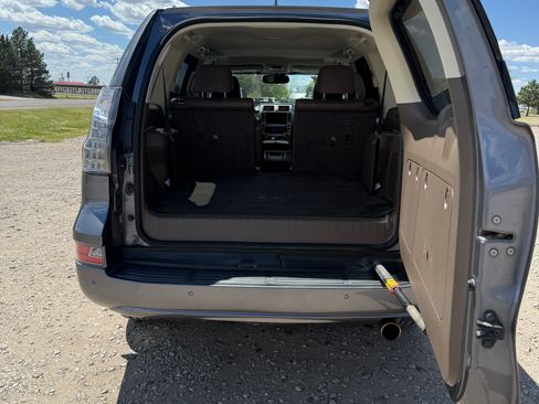 Used 2018 Lexus GX 460 AWD/4WD image 8
